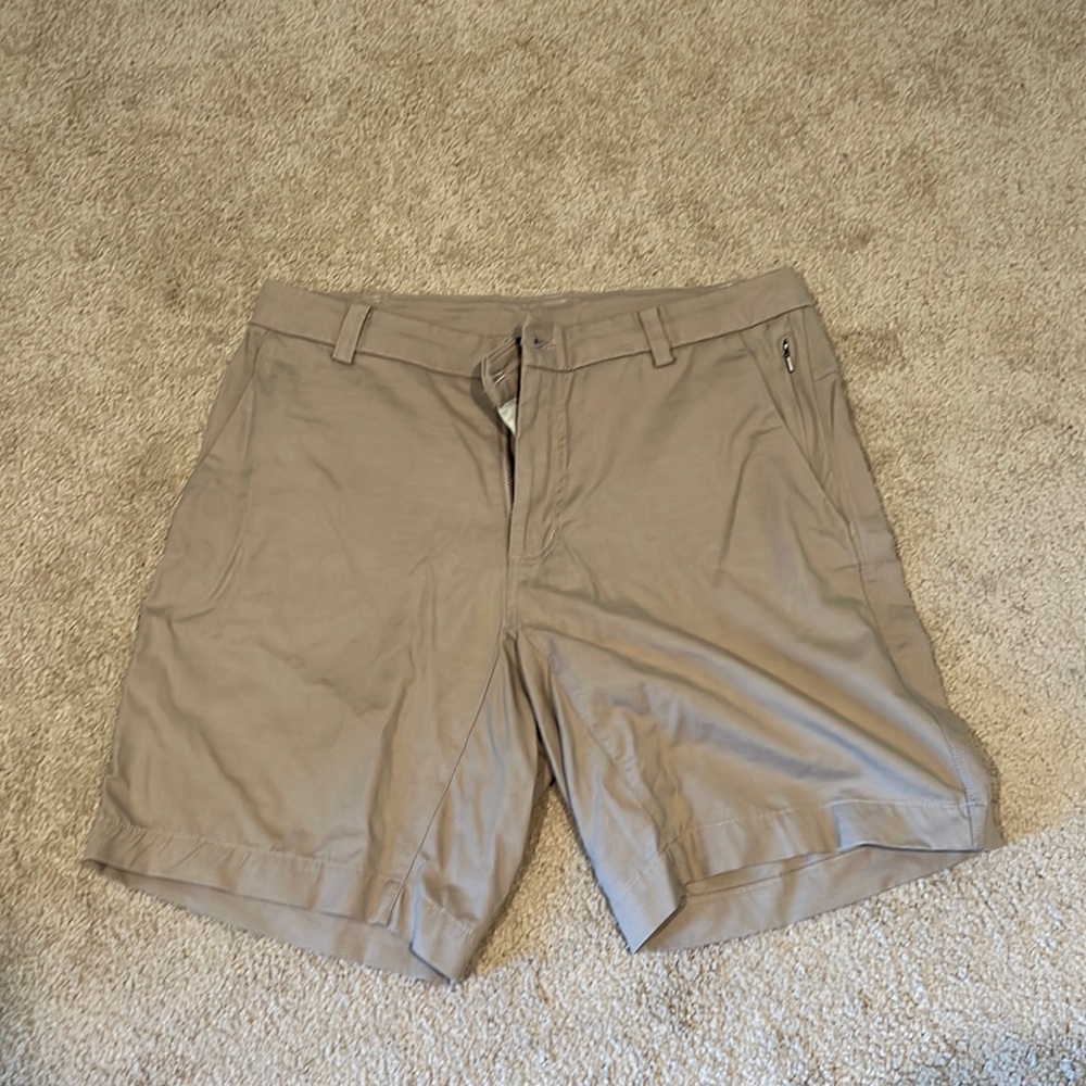 Khaki lululemon shorts Sz 34